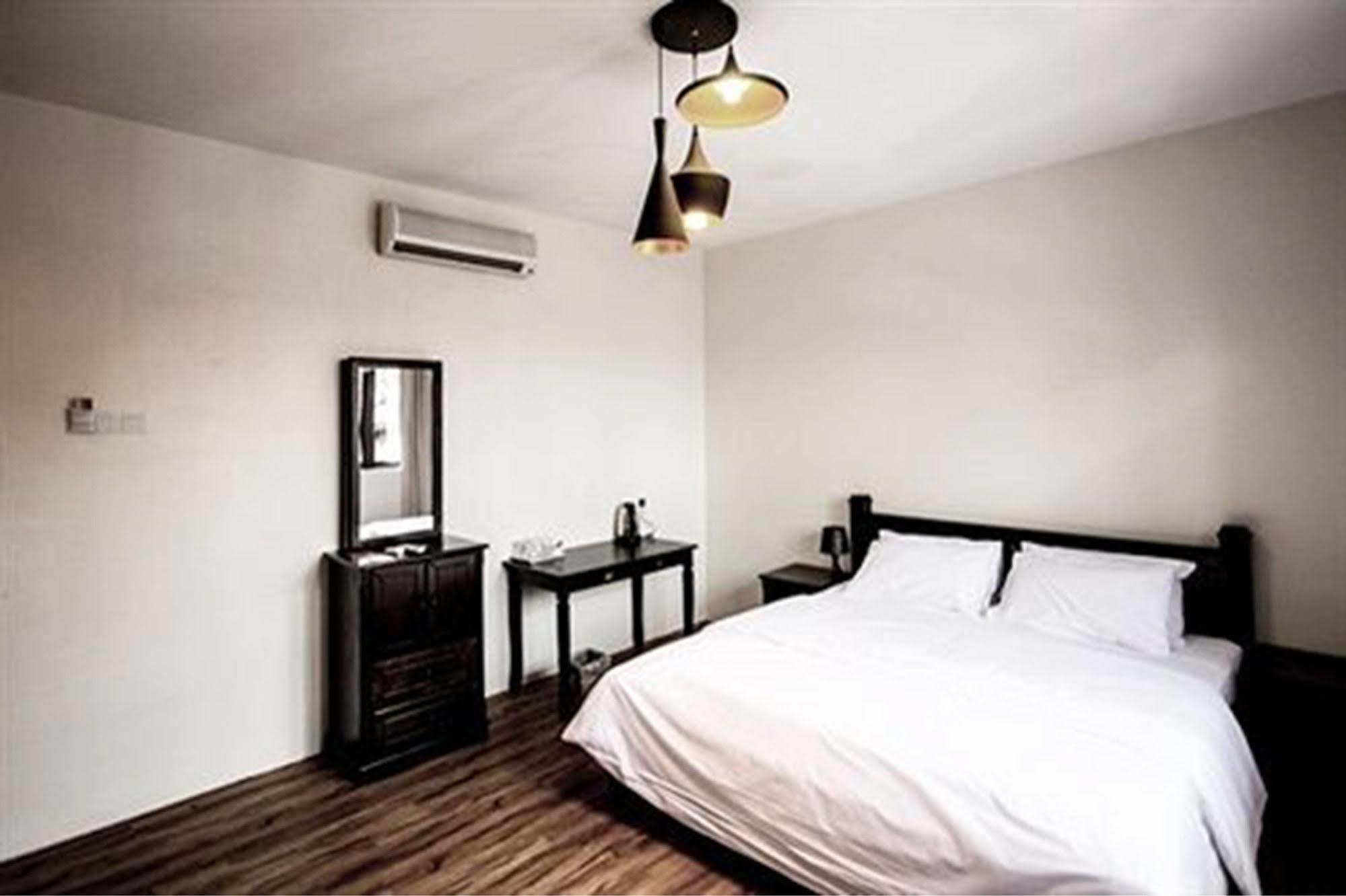 8 Boutique By The Sea Ξενοδοχείο Tanjung Tokong Εξωτερικό φωτογραφία