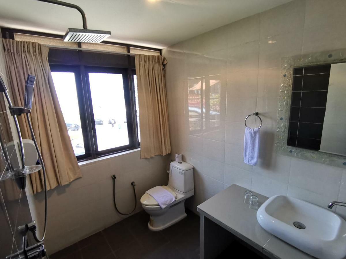 8 Boutique By The Sea Ξενοδοχείο Tanjung Tokong Εξωτερικό φωτογραφία