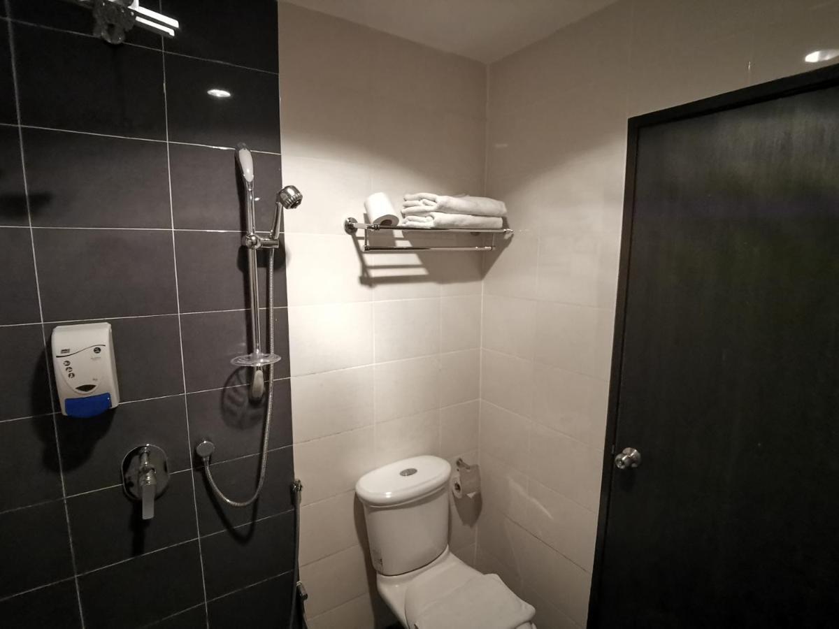 8 Boutique By The Sea Ξενοδοχείο Tanjung Tokong Εξωτερικό φωτογραφία